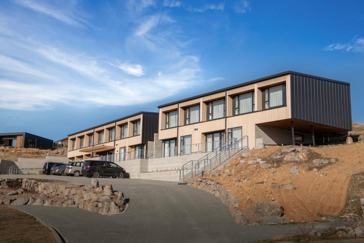 Galaxy Boutique Hotel Lake Tekapo Exteriér fotografie The new library building